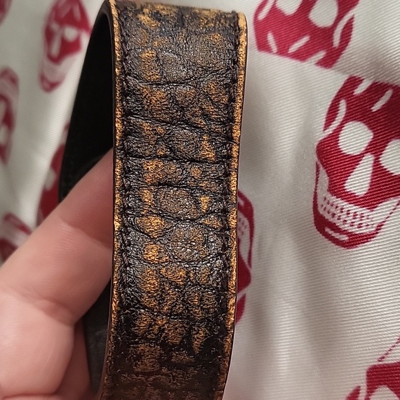 Gucci Leather Bracelet with Gucci pouch and box - Picture 5 of 16